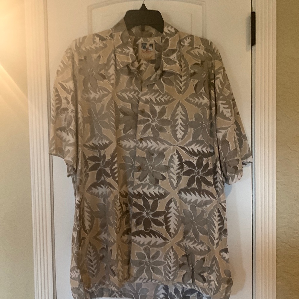 Men’s Hawaiian shirt
